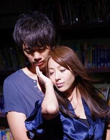 床上激烈视频,揭秘私密瞬间背后的故事